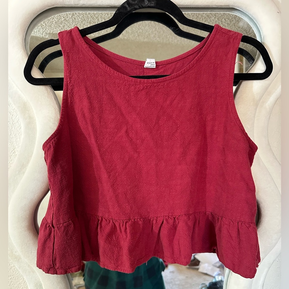 Women's Linen-like Red Sleeveless Crop Top Size M